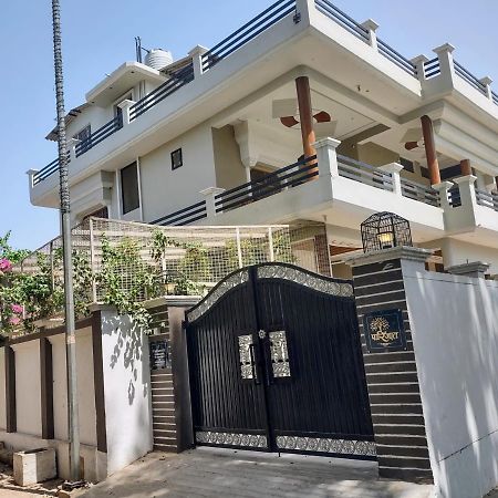 Paarijaat Homestay & Guesthouse Ayodhya Esterno foto