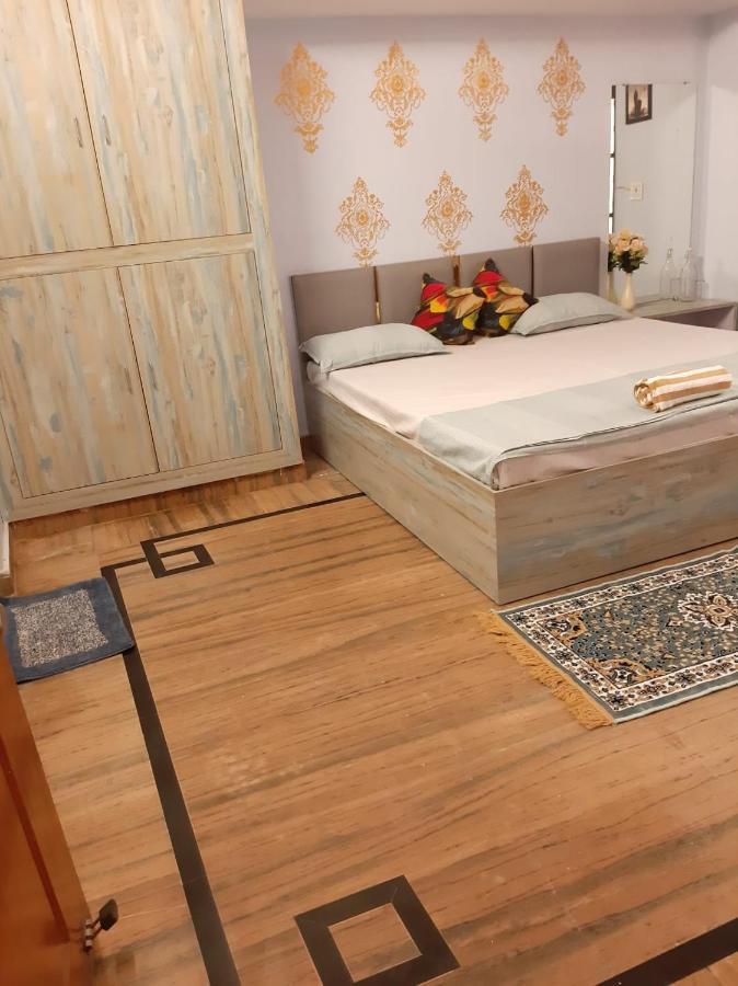Paarijaat Homestay & Guesthouse Ayodhya Esterno foto