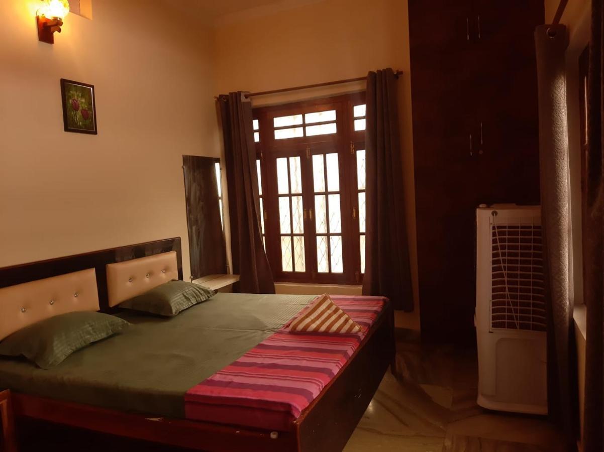 Paarijaat Homestay & Guesthouse Ayodhya Esterno foto